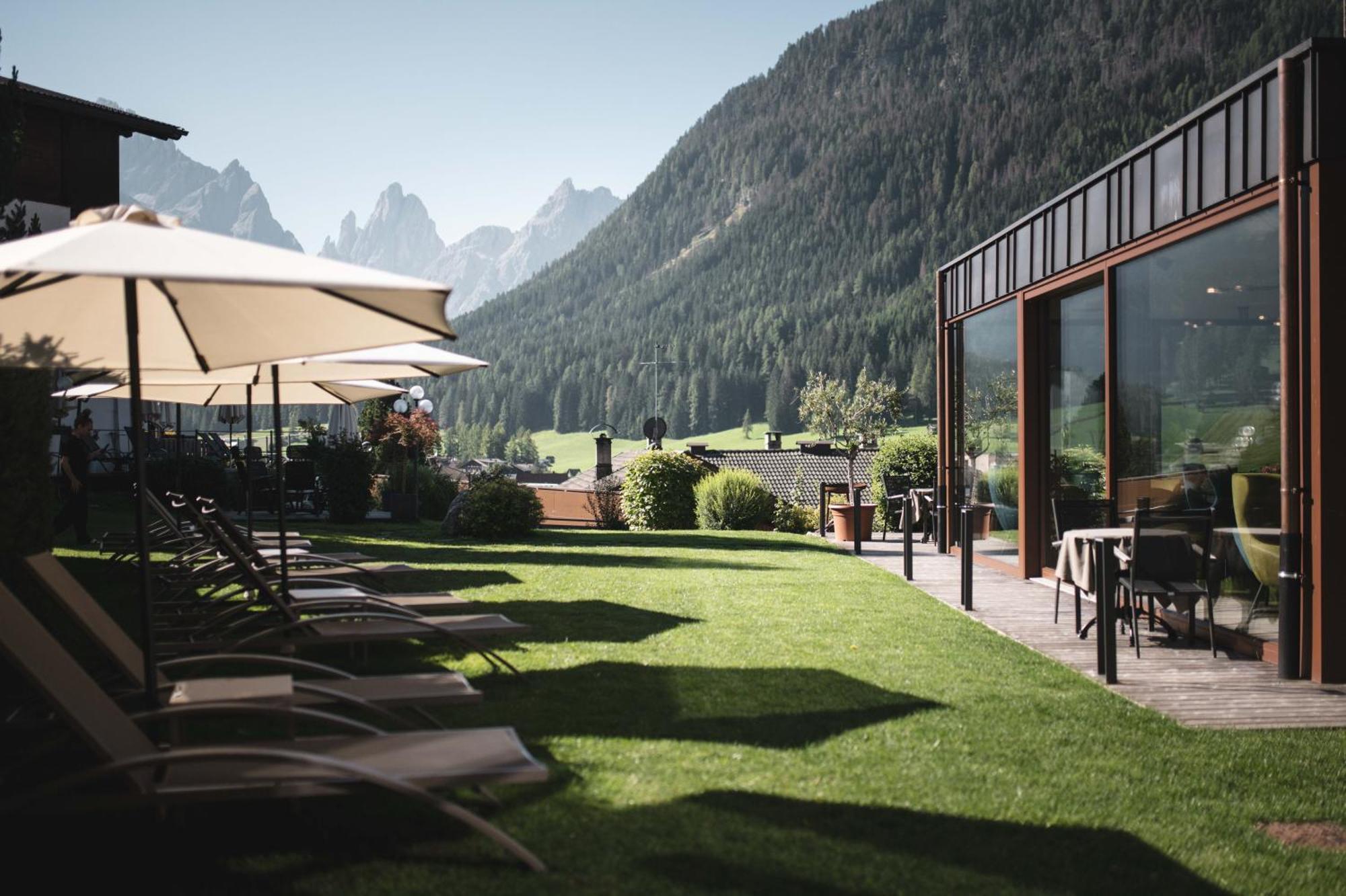 Alpenwellnesshotel St. Veit 塞斯托 外观 照片